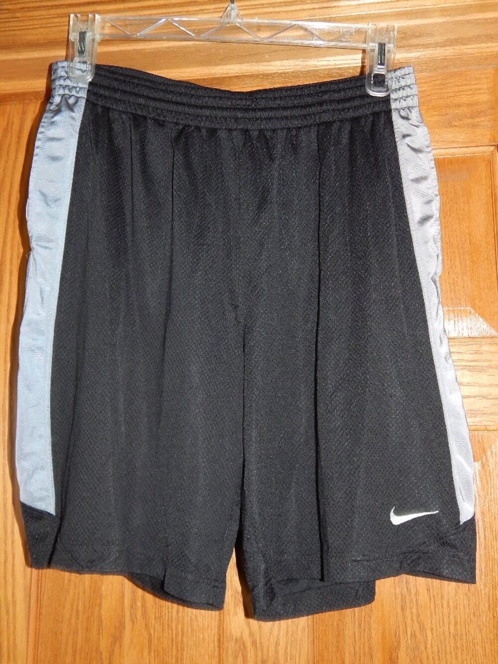 Men's Size Large L NIKE Black Gray Athletic Shorts Elastic Drawstring Waist